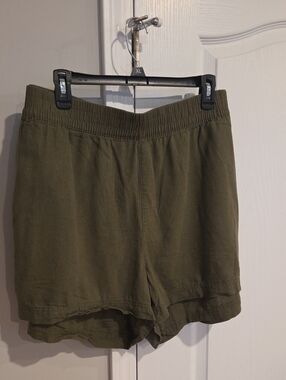 Old Navy Olive Green Pull-On Shorts